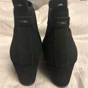 Black Wedge Toms size 7.5